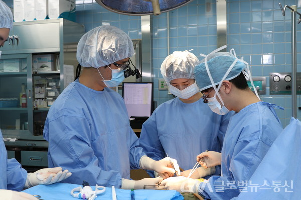 (사진제공:고신대병원) 김성원 교수 갑상선 수술