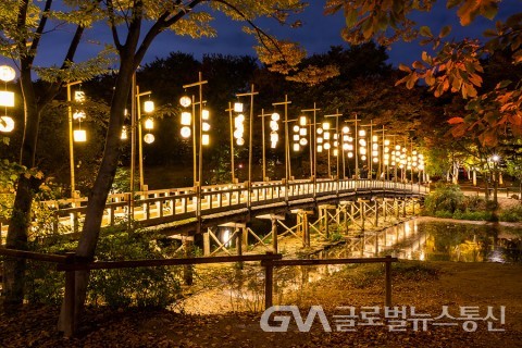 (사진제공:한국민속촌) 한국민속촌 야간개장 전경