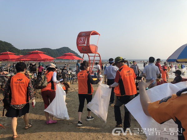 (사진제공:부산소방) 2019년 다대포해수욕장 환경정화 활동