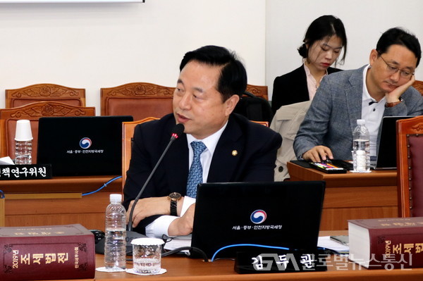 (사진: 의원실) 김두관 국회의원(더불어민주당, 경남양산시 을)