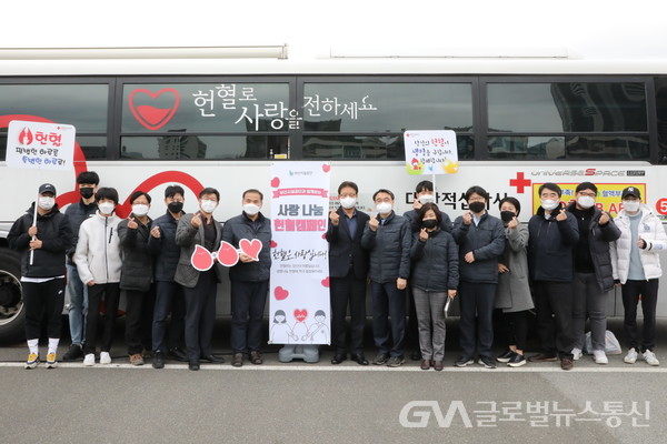 (사진제공:시설공단) 임직원 단체 헌혈 동참