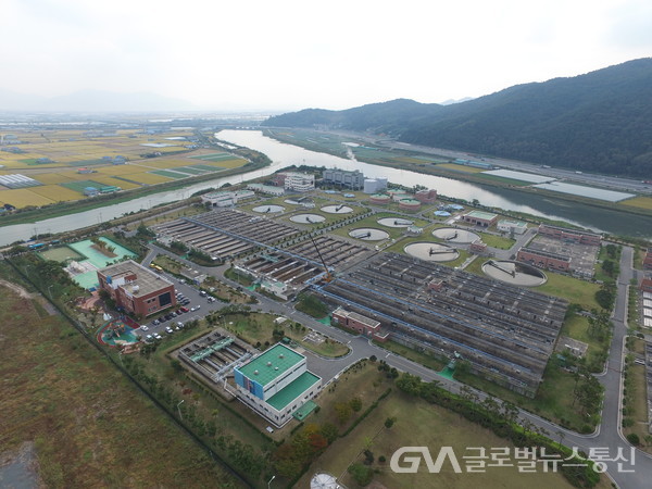 (사진제공:김해시) 시설용량 145,000톤 규모의 김해맑은물순환센터 전경