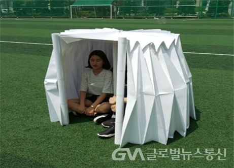 (사진제공: 금천구)  진행 예정인 과학창의교육 ‘키네틱 텐트 제작’ 실습 모습.