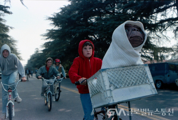  ‘E.T. The Extra-Terrestrial’ 스틸컷 (사진제공=A UNIVERSAL PICTURE)