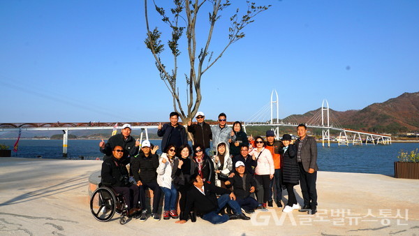 (사진: 글로벌뉴스통신 김금만 기자) 부산초등학교 제44회 동창회 강진 가우도 탐방