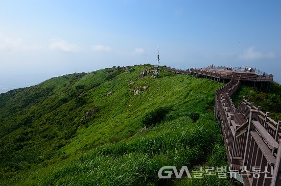 (사진제공:홍성군청) 오서산 전경
