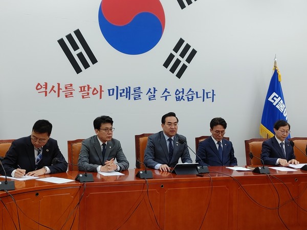 (사진:글로벌뉴스통신 윤일권 기자)박홍근 원내대표(가운데)