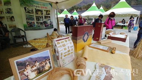 (사진제공:안동포정보화마을) 정보화마을 농수축산물 한마당에 안동포홍보