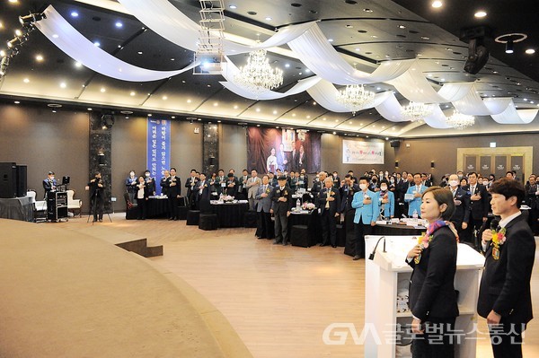 (사진:글로벌뉴스통신 권오헌 기자)국제로타리3680지구 2020-21 지구팀연수회를 지난 24일 대전오페라웨딩홀에서 개최했다. 