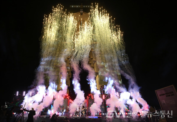 (샂진제공:경주엑스포)10일 경주엑스포에서 펼쳐진 2020 아시아송페스티벌의 경주타워 앞 메인무대