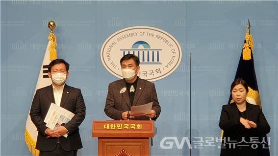 (사진: 최승재의원실) (왼쪽부터)국민의힘 김형동 국회의원(경북 안동·예천), 최승재 국회의원(비례대표)