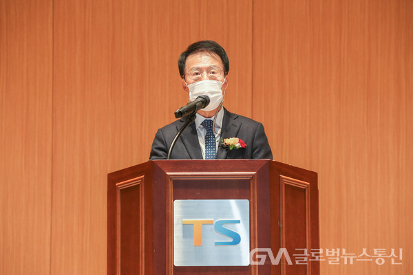 (사진제공:한국교통안전공단) 권용복 신임 이사장 취임