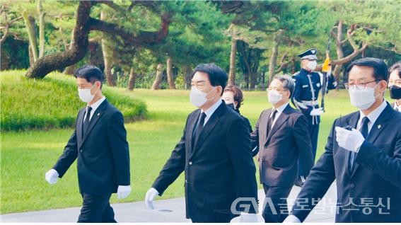 (사진제공:미래사회정책연구소)안상수 전 인천광역시장 국립현충원 참배