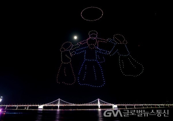 (사진제공:수영구) 2021 광안리 M 드론 라이트쇼 홍보영상