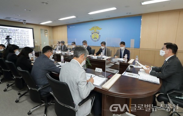 (사진제공:법무부) 박범계 법무부 장관이 전국 교정기관장 회의에 참석