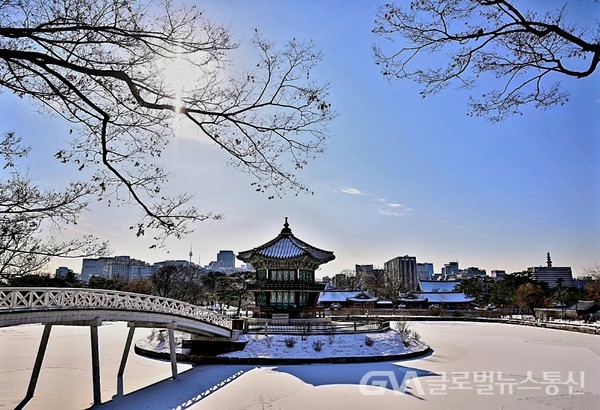 (사진제공:김강수YouTuber) 하얀 눈덮인 '향원정' 설경雪景