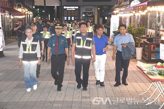 (사진제공:시흥시) 임병택 시흥시장, 시흥경찰서와 다중 밀집 지역 특별치안 활동 전개