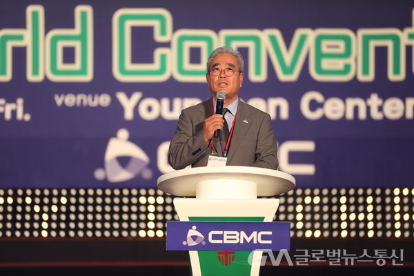 (사진제공:CBMC)한국CBMC(한국기독실업인회 이하 CBMC, 중앙회장 김영구)가 개회사를 하고 있다