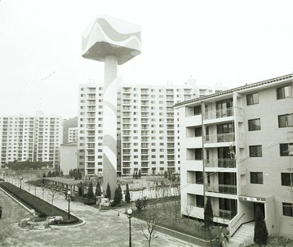 (사진제공: 서울시)기록콘텐츠 관련 사진(입주를 앞둔 목동아파트,1985년 11월 19일)