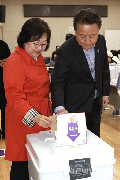 (사진제공:충북도) 김영환 충북도지사, 사전투표로 도민 투표참여 홍보